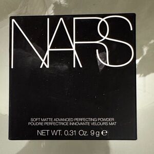 NARS Soft Matte Powder in Black